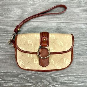 Dooney & Bourke Brown 6" Wrislet Coin Purse Clutch Leather Signature Monogram